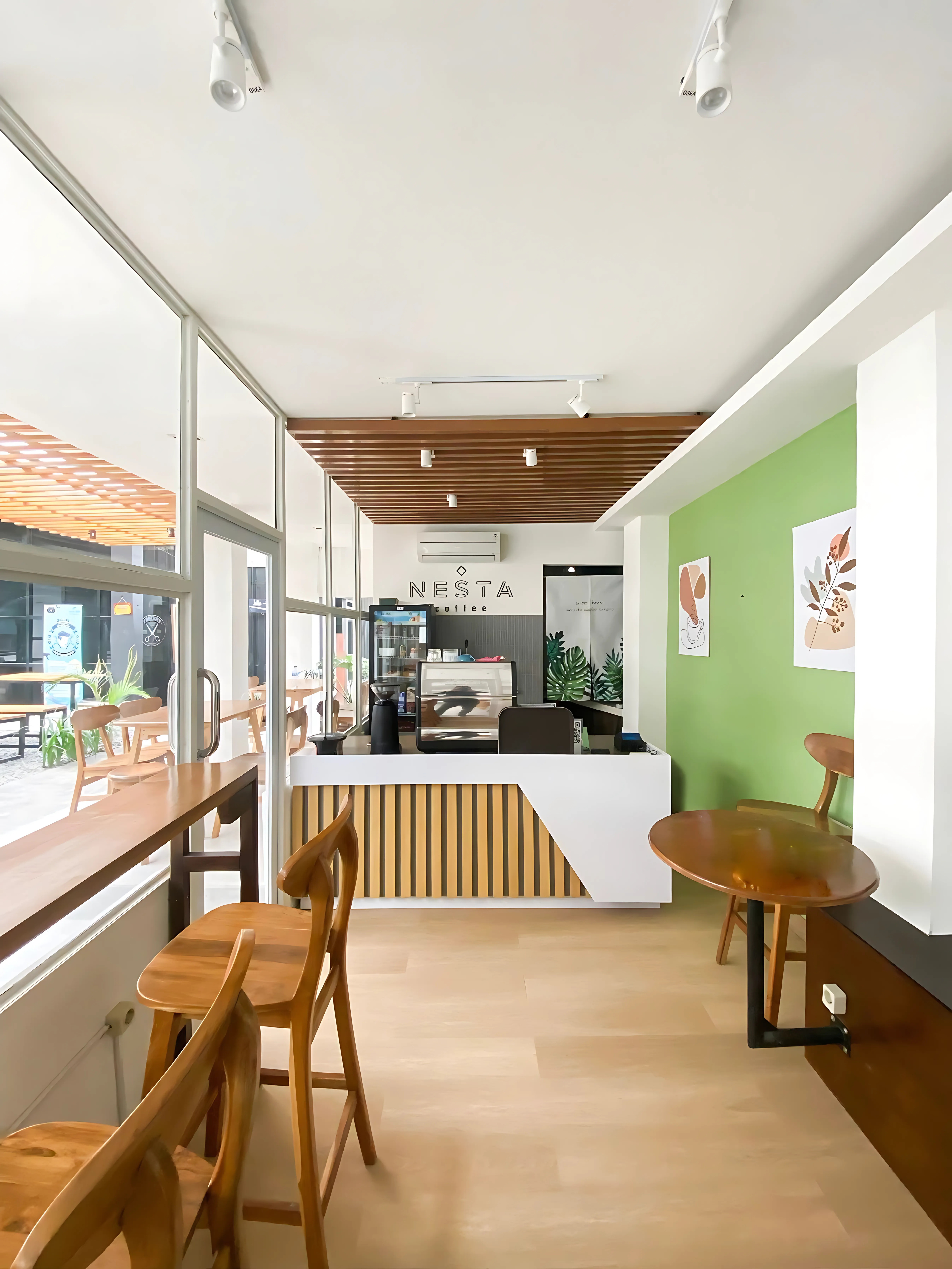Nesta Café interior